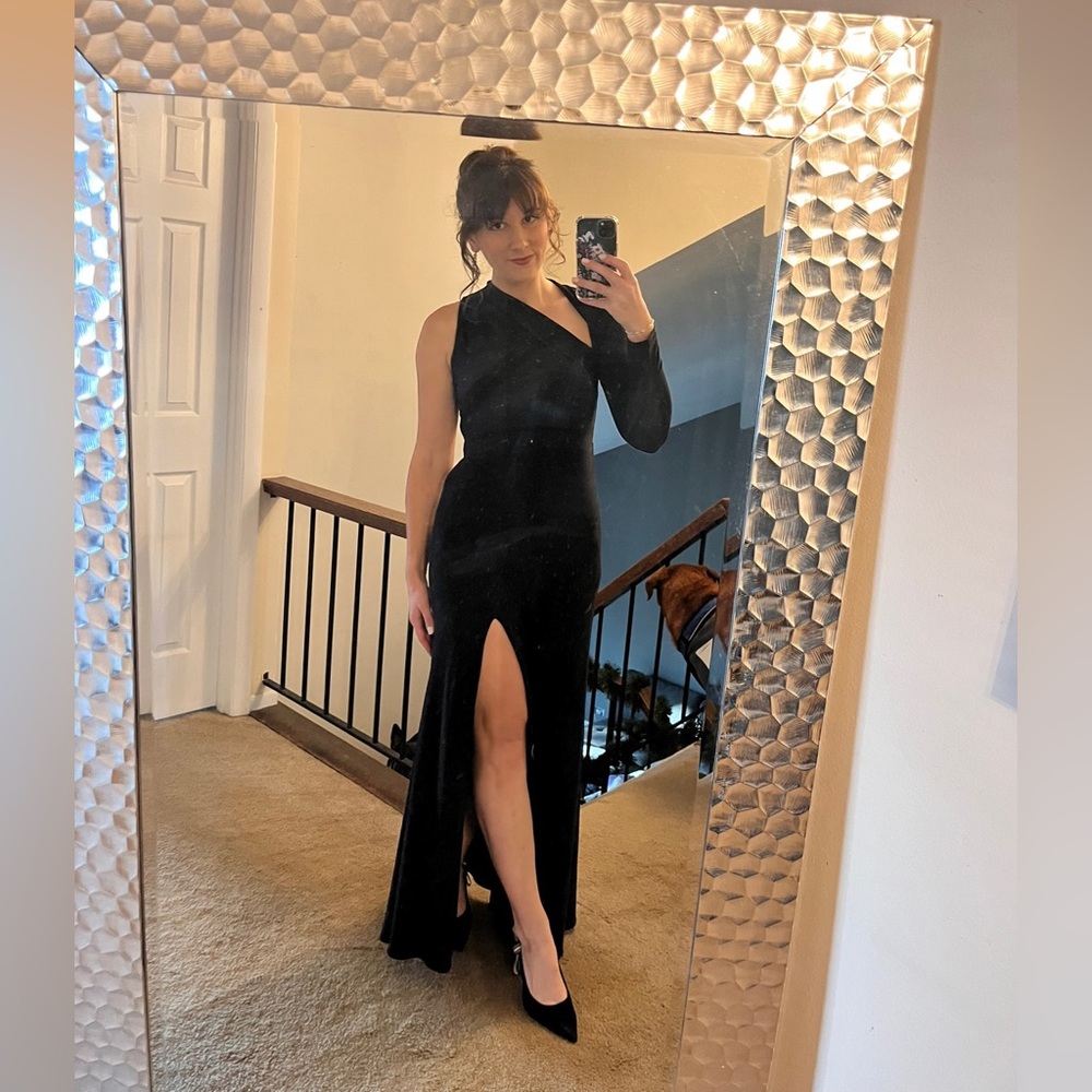 Betsy & Adam Black One-Shoulder Maxi Dress